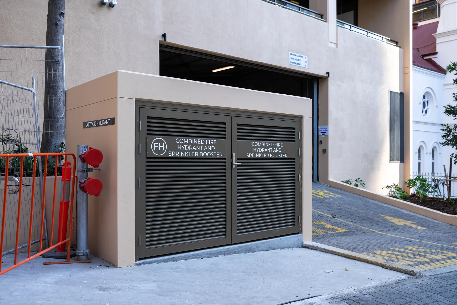 Combined fire-hydrant and sprinkler booster louvre doors, 41 George Street
